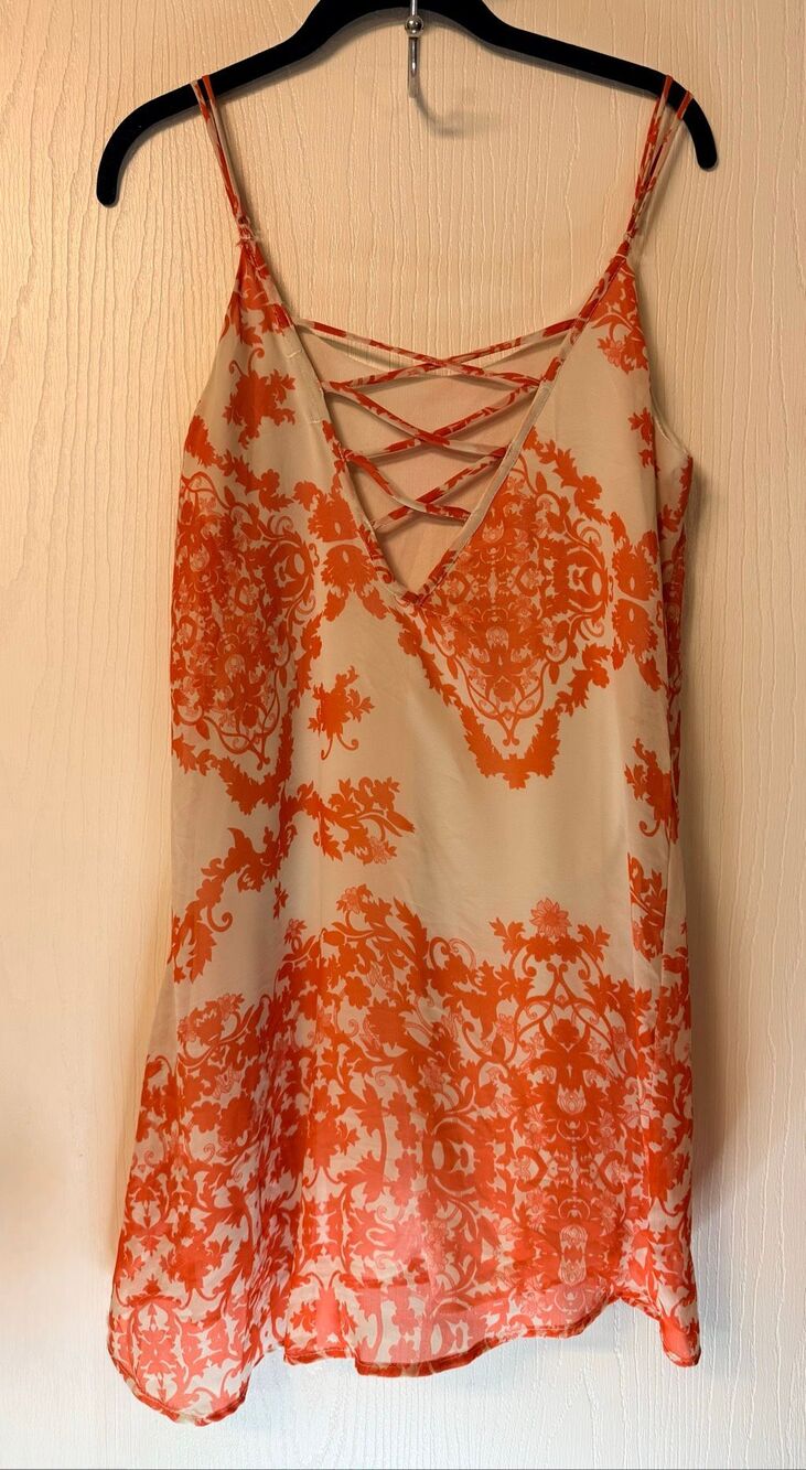 Charlotte Ruse Dress - Picture 2 of 3